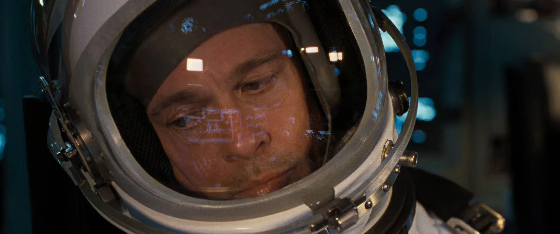 Ad Astra 2019 Hindi Dual Audio Movie 720p BluRay - 1GB Screenshot