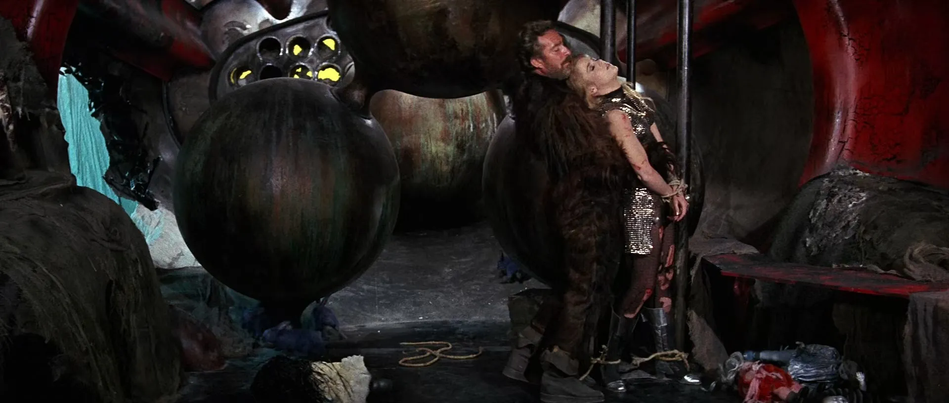 Barbarella (1968) BluRay Dual Audio [Hindi] 1080p [2.61GB] Screenshot