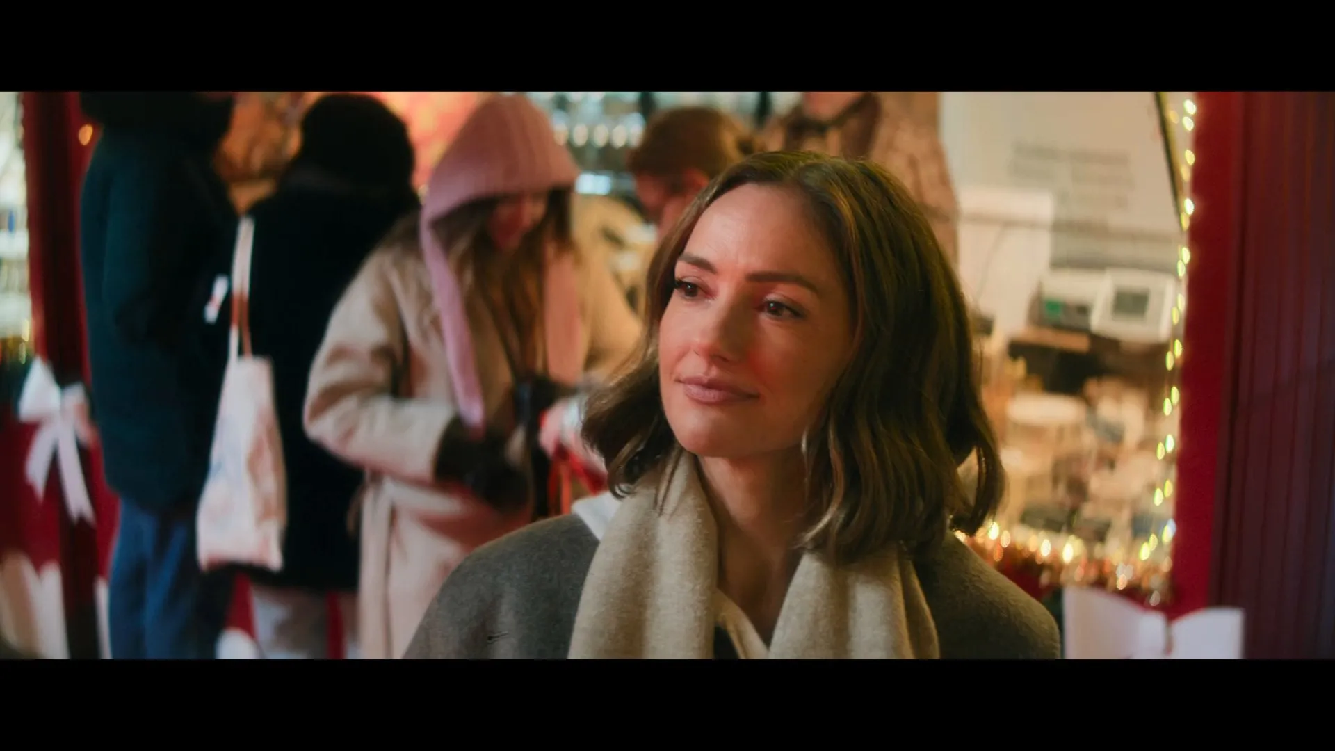 Champagne Problems 2025 Hindi Dual Audio WEB-DL 720p - 480p - 1080p Screenshot