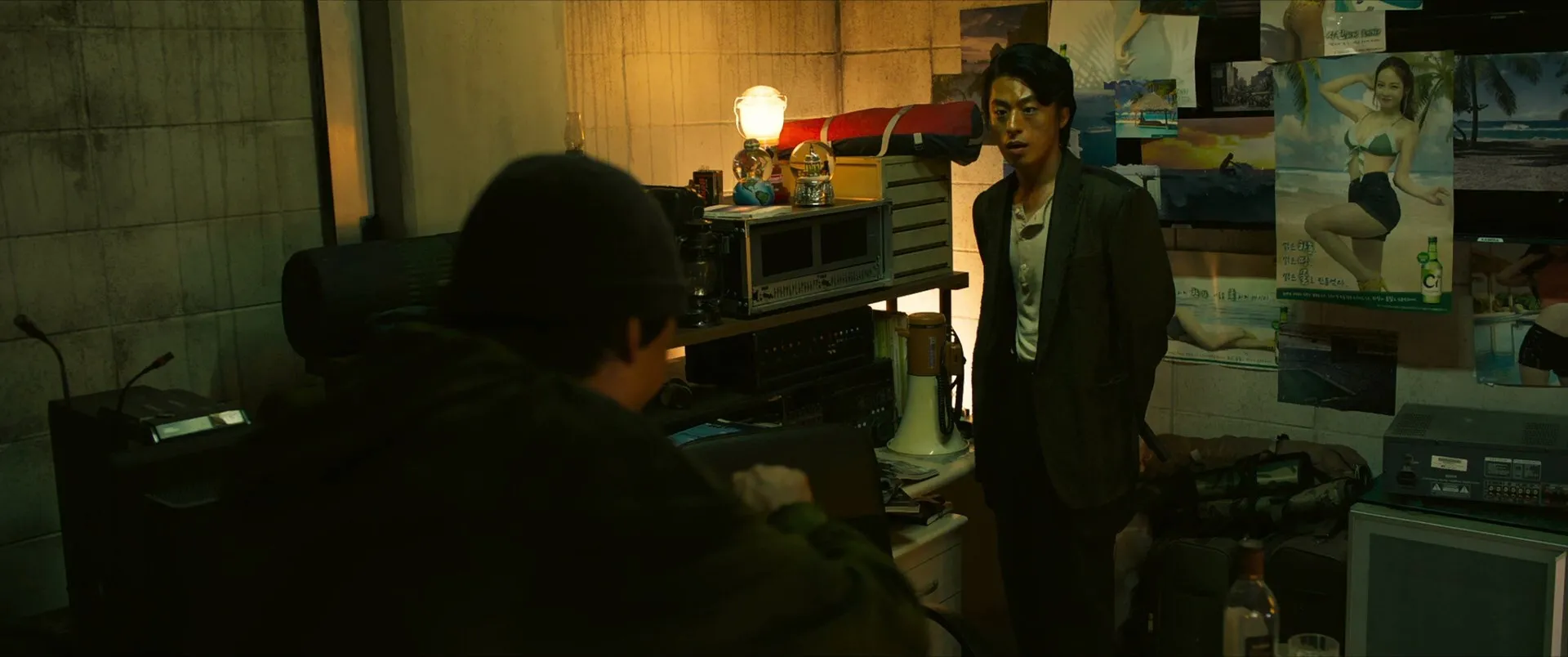 Train to Busan 2 (2020) Hindi (Unoffical Dubbed) + Korean 720p Web-DL [1.2GB] Screenshot