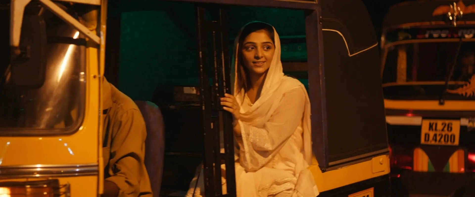 Qalb 2024 Hindi Dual Audio WEB-DL 1080p - 720p - 480p Screenshot