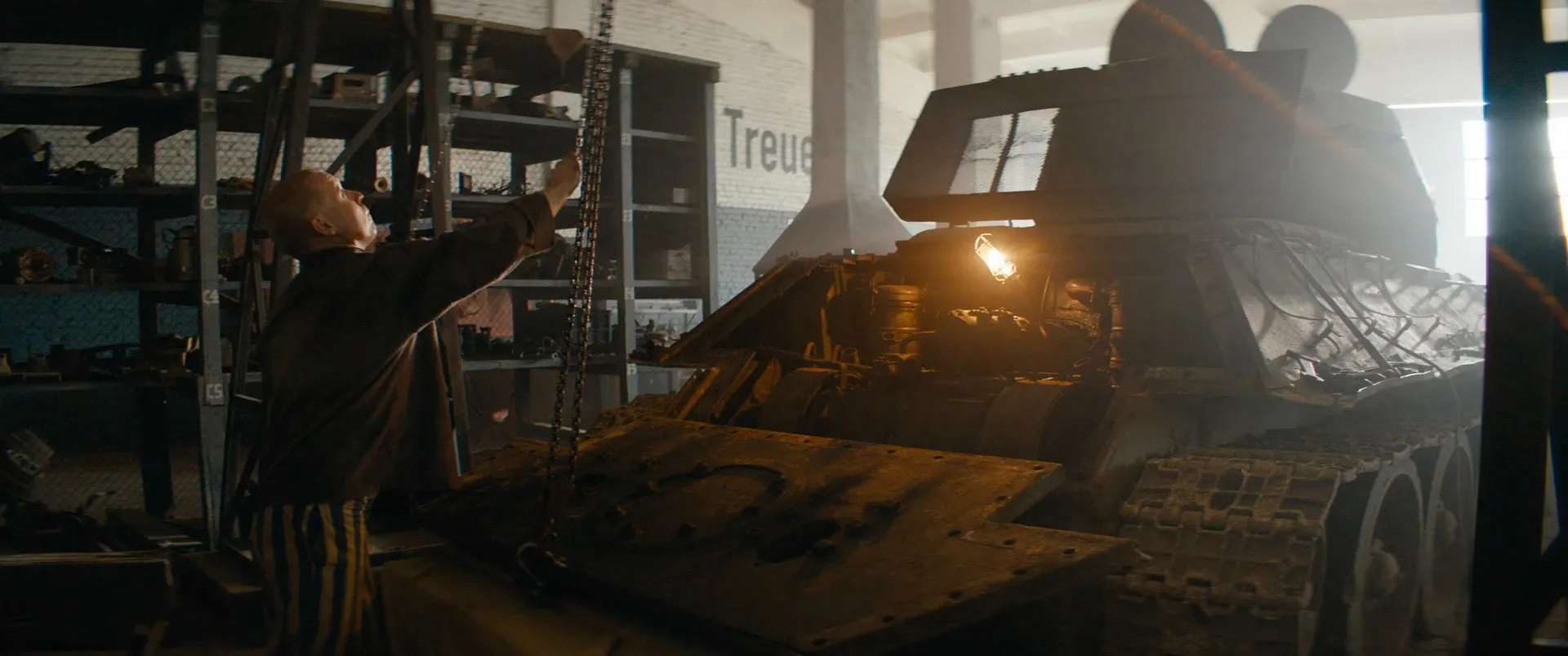 T-34 2018 Hindi Dual Audio WEB-DL 1080p - 720p - 480p Screenshot