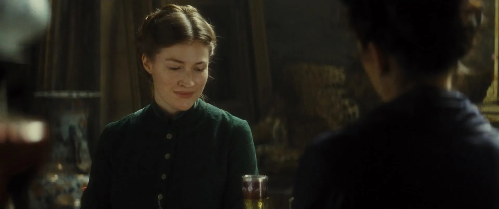 Anna Karenina (2012) Hindi Dual Audio 720p BluRay [1.1GB] Screenshot