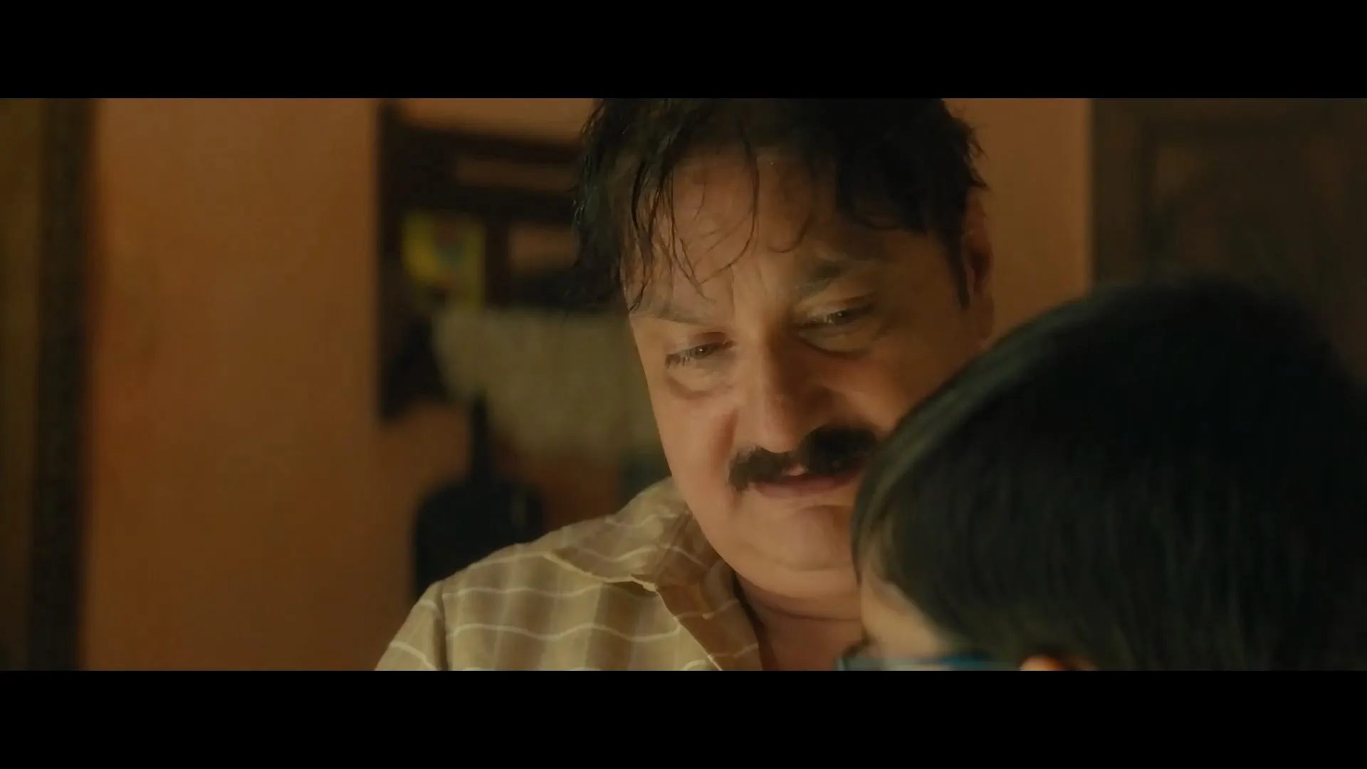 Chintu Ka Birthday 2020 Movie 720p HDRip x264 [640MB] Screenshot