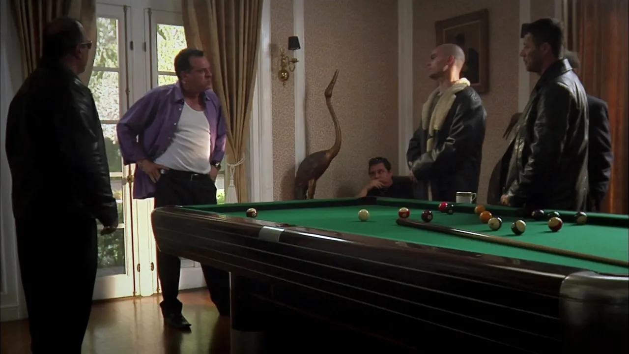 Corrado 2010 Hindi Dual Audio 720p BluRay [1.1GB] Screenshot