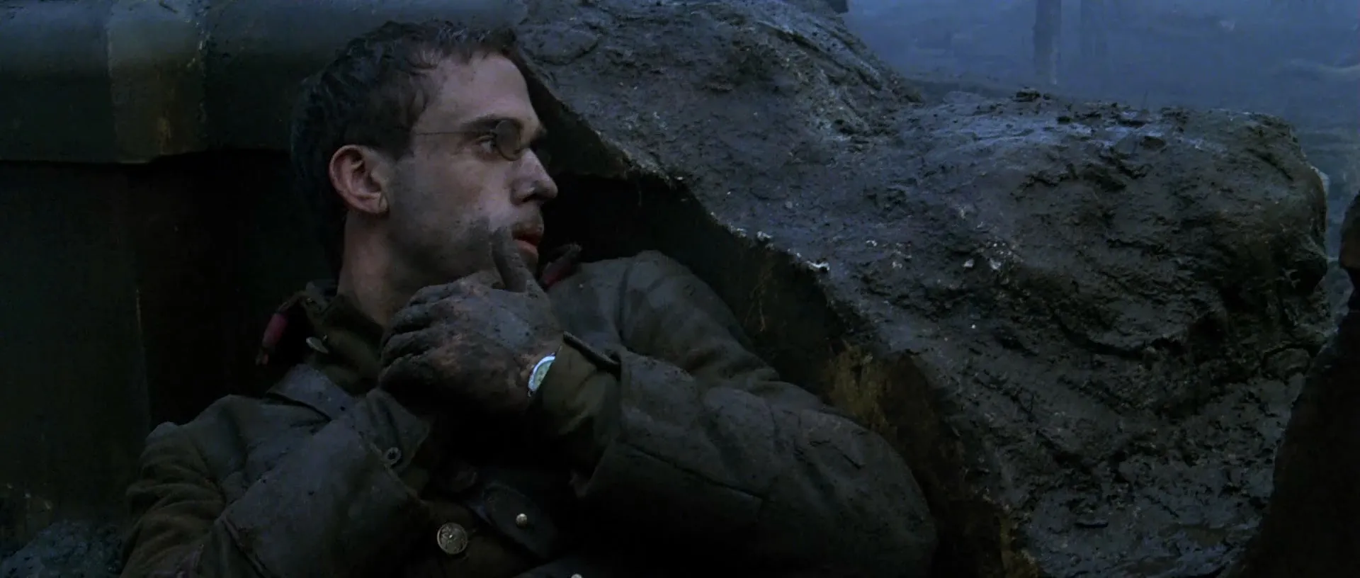 Enemy at the Gates (2001) Dual Audio Hindi 480p BluRay 400MB Screenshot