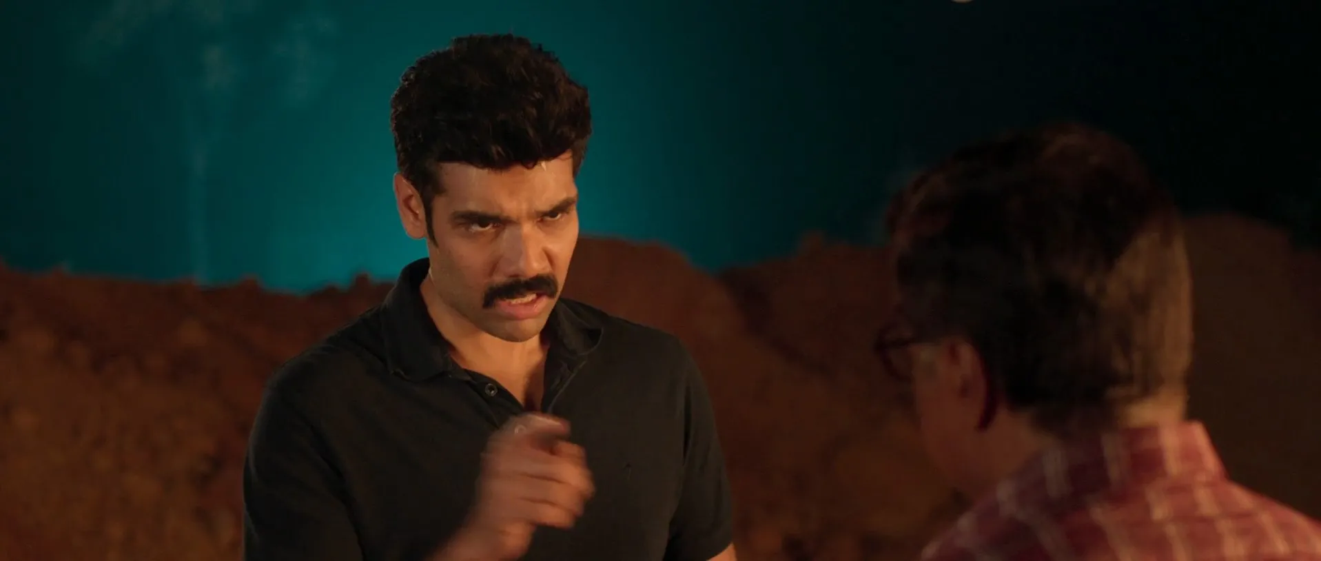 Kabadadaari (2021) (Hindi – Tamil) Dual Audio UnCut HDRip 720p – 480p Screenshot