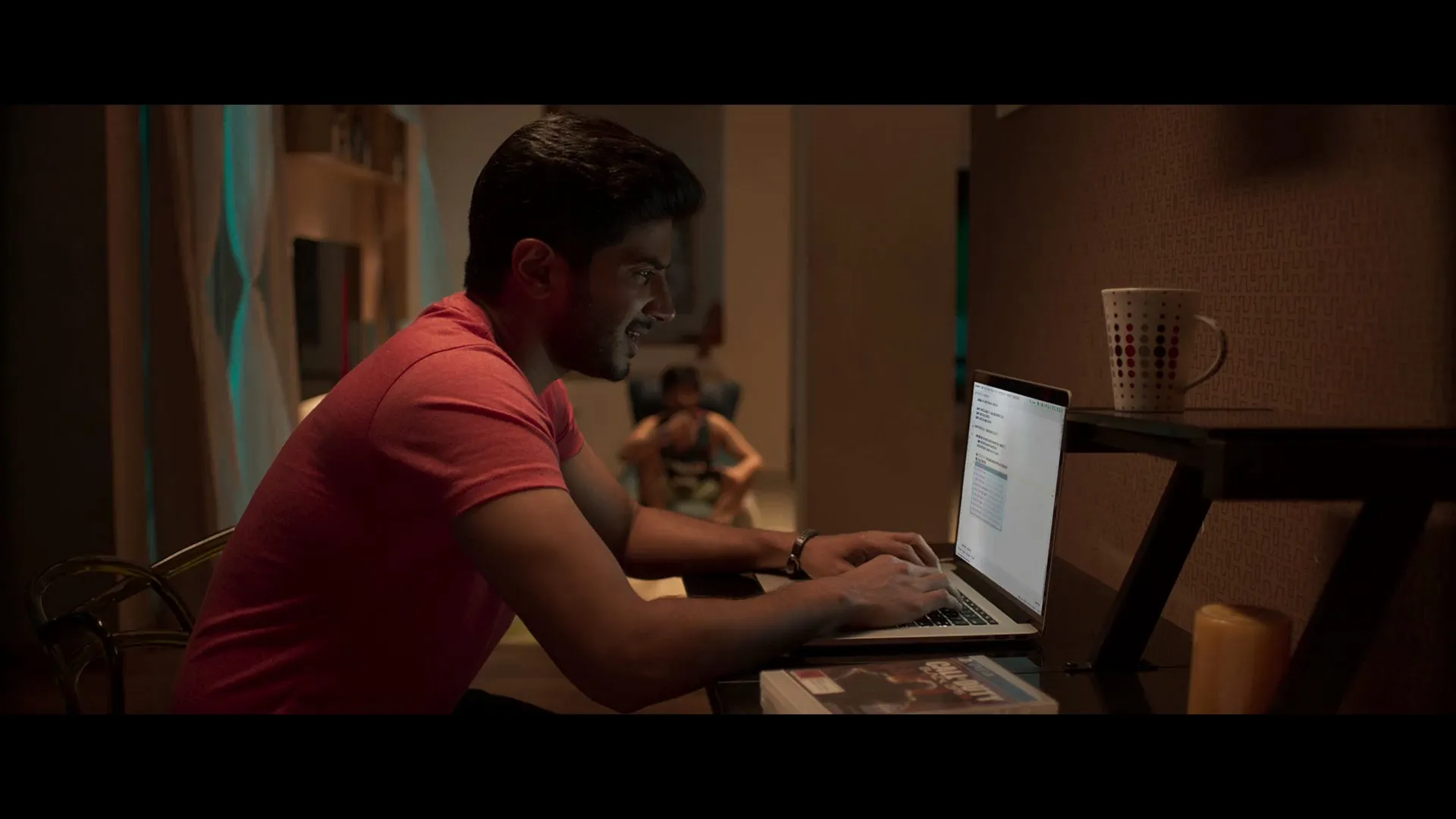 Kannum Kannum Kollaiyadithaal 2020 (Hindi – Tamil) Dual Audio 720p UnCut HDRip [1.3GB] Screenshot