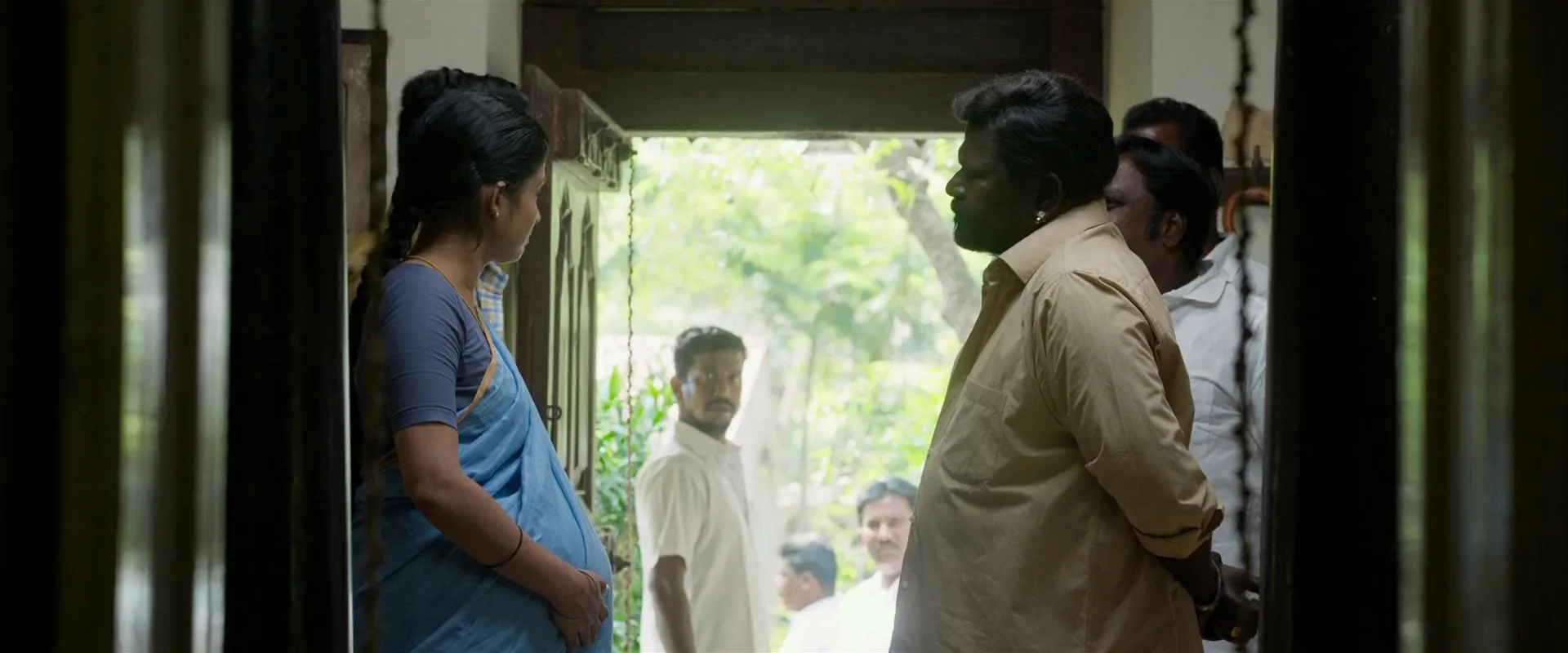 Kodiyil Oruvan (2021) (Hindi – Tamil) Dual Audio 720p UnCut HDRip [1.2GB] Screenshot