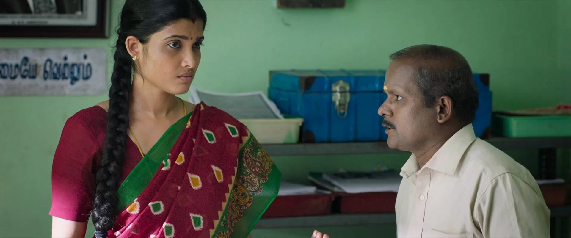 Kodiyil Oruvan (2021) (Hindi – Tamil) Dual Audio 480p UnCut HDRip 400MB Screenshot
