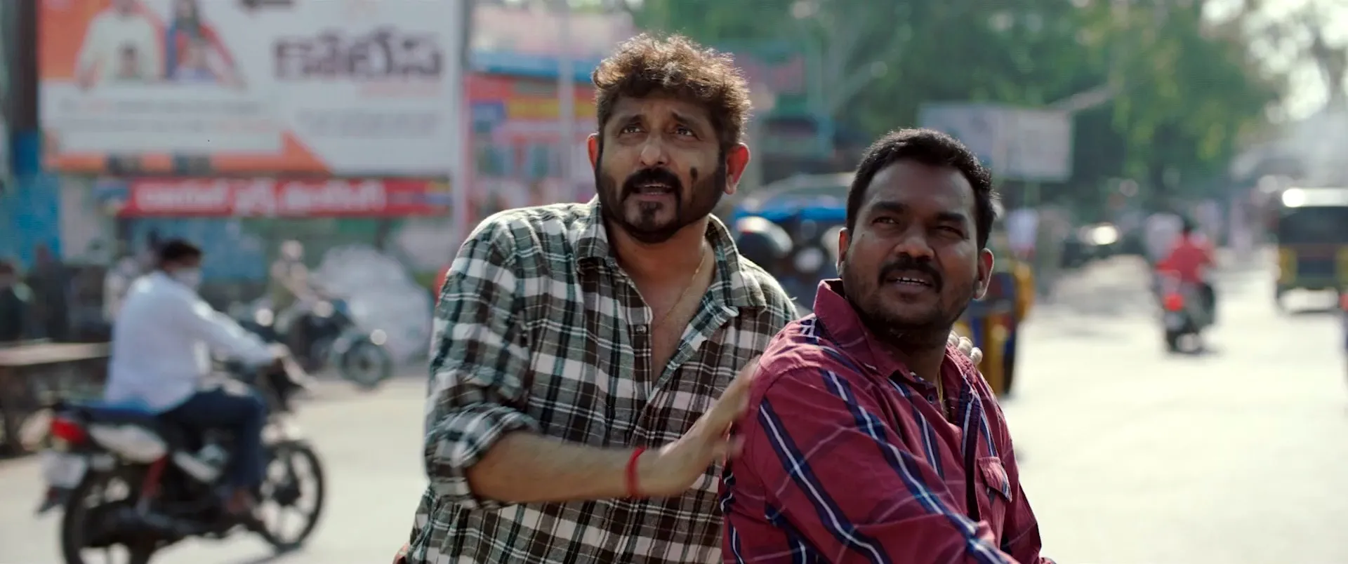 Krack (2021) (Hindi -Telugu) Dual Audio 720p UnCut HDRip [1.2GB] Screenshot