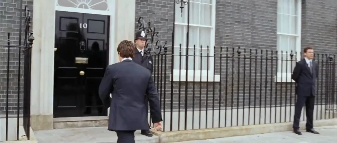 Love Actually 2003 Hindi Dual Audio 480p BluRay 400MB Screenshot