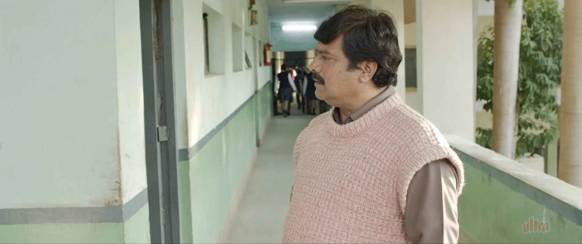M S Dhoni The Untold Story 2016 Hindi Movie 720p HDRip x264 [1.3GB] Screenshot