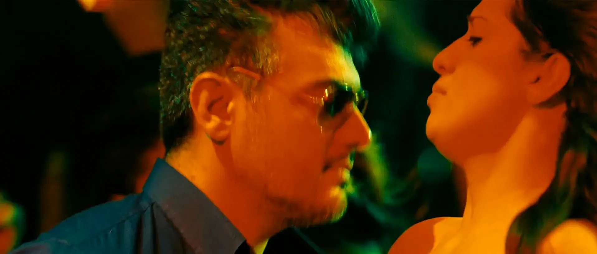 Mankatha (2011) (Hindi – Tamil) Dual Audio 480p UnCut HDRip 450MB Screenshot