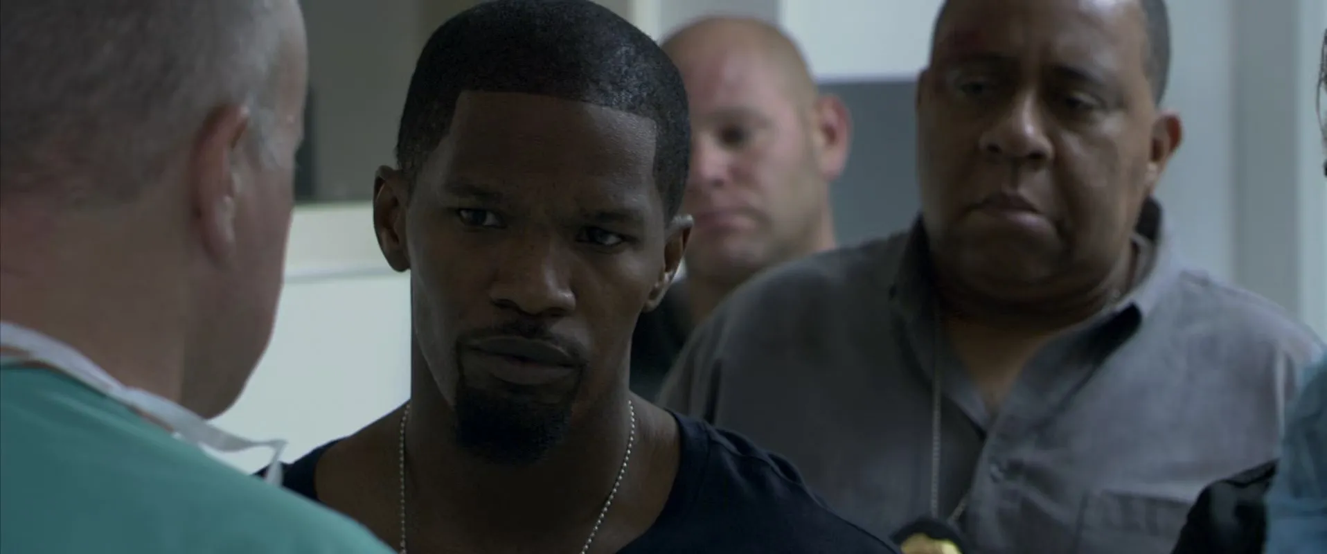 Miami Vice (2006) Hindi Dual Audio 720p BluRay [1.4GB] Screenshot