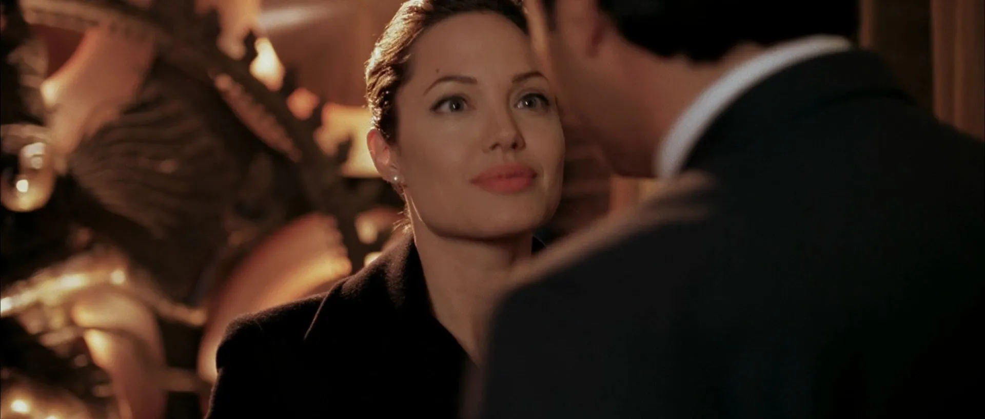 Mr. & Mrs. Smith (2005) Hindi Dual Audio 720p BluRay [1GB] Screenshot