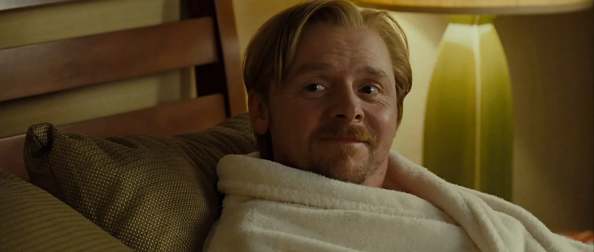Paul (2011) Hindi Dual Audio 480p BluRay 340MB ESubs Screenshot
