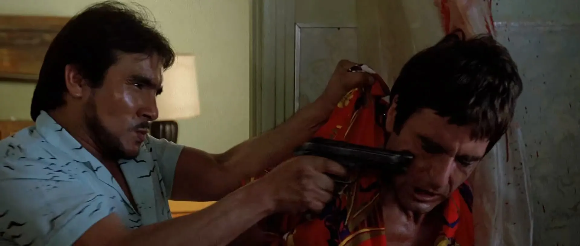 Scarface (1983) Dual Audio Hindi Movie 720p BluRay - 1.4GB Screenshot