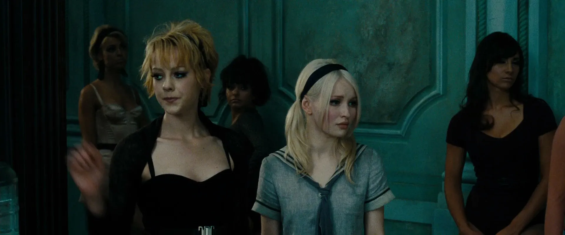Sucker Punch 2011 Extended Cut 1080p BluRay x264 Screenshot