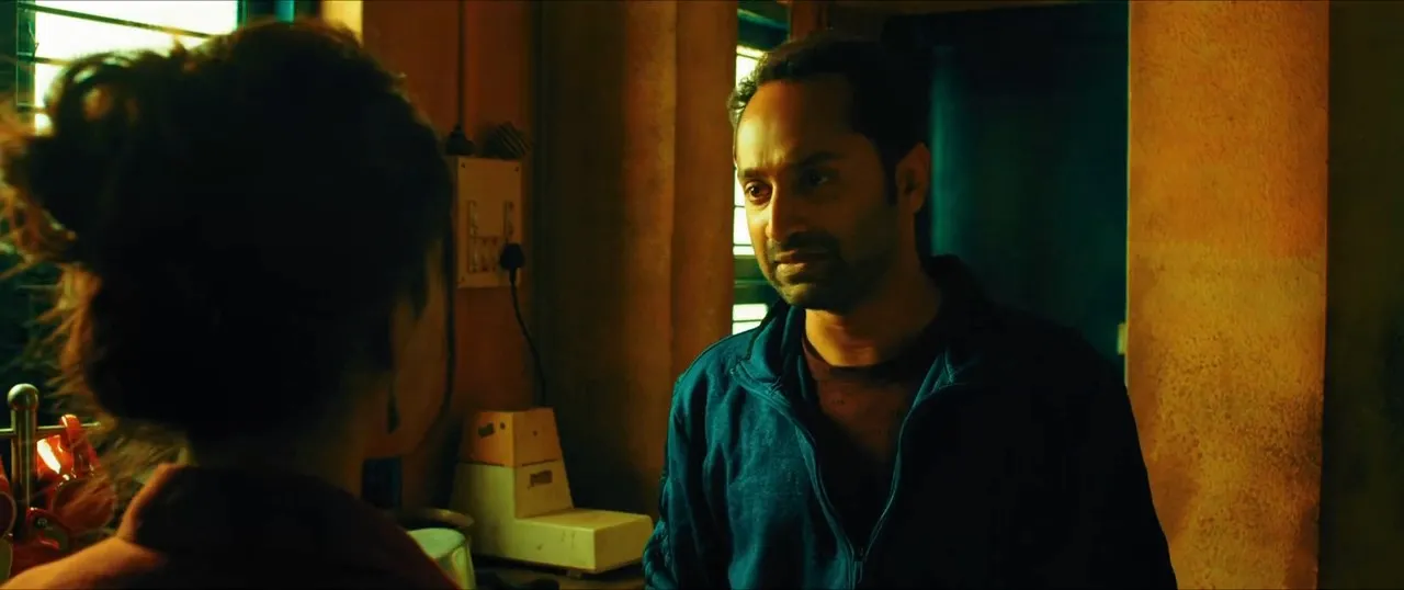 Super Deluxe 2019 (Hindi (Voice Over) – Tamil) Dual Audio 480p UnCut HDRip 540MB Screenshot