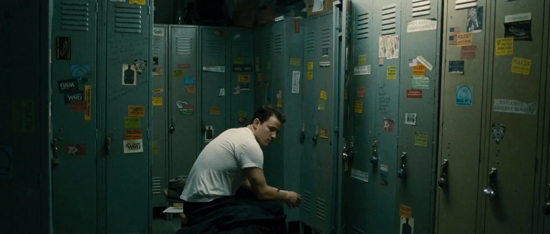 The Son of No One (2011) Hindi Dual Audio 480p BluRay 300MB Screenshot