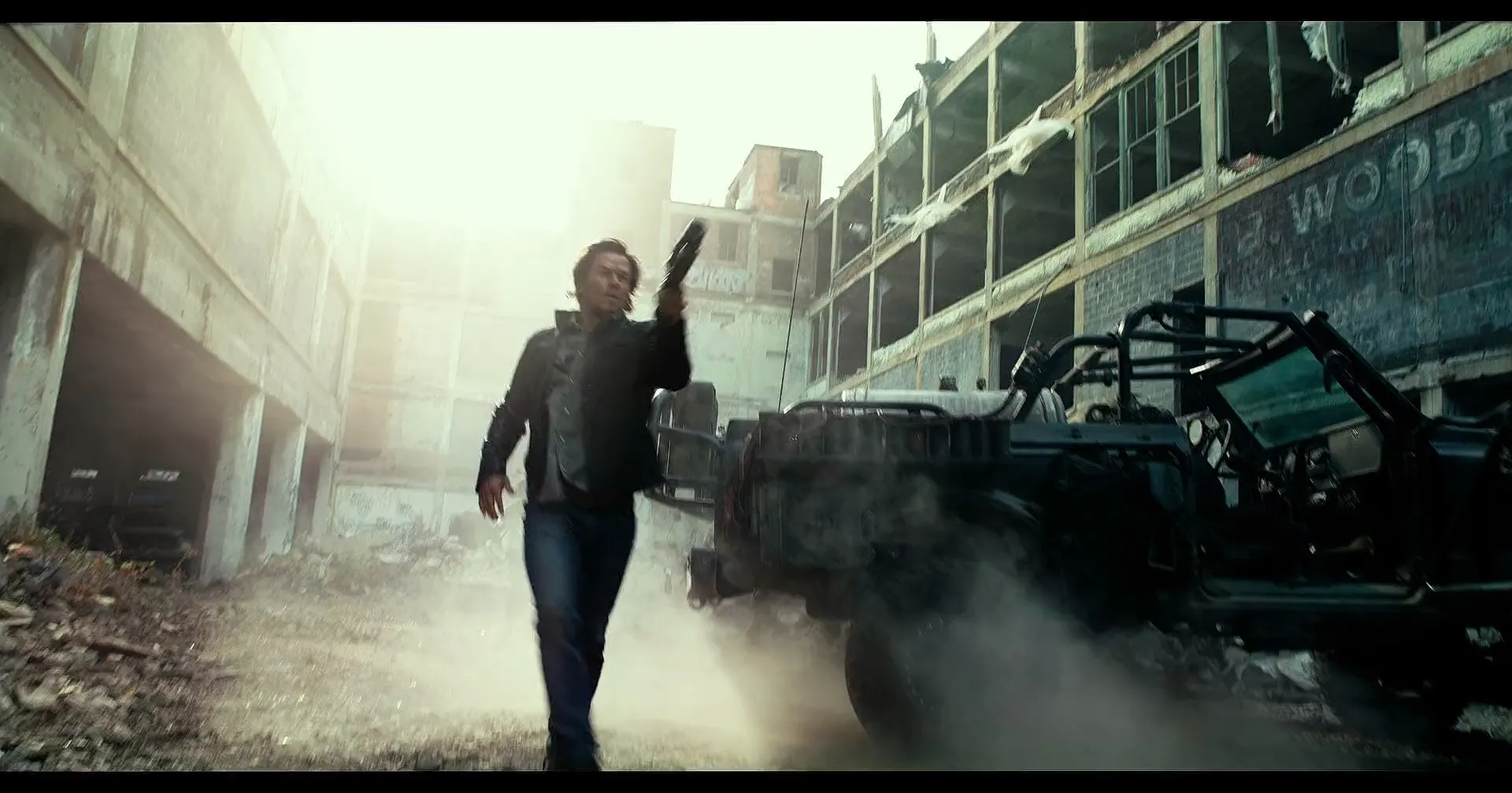 Transformers The Last Knight 2017 225mb ORG Dual Audio Hindi Bluray Hevc Download Screenshot