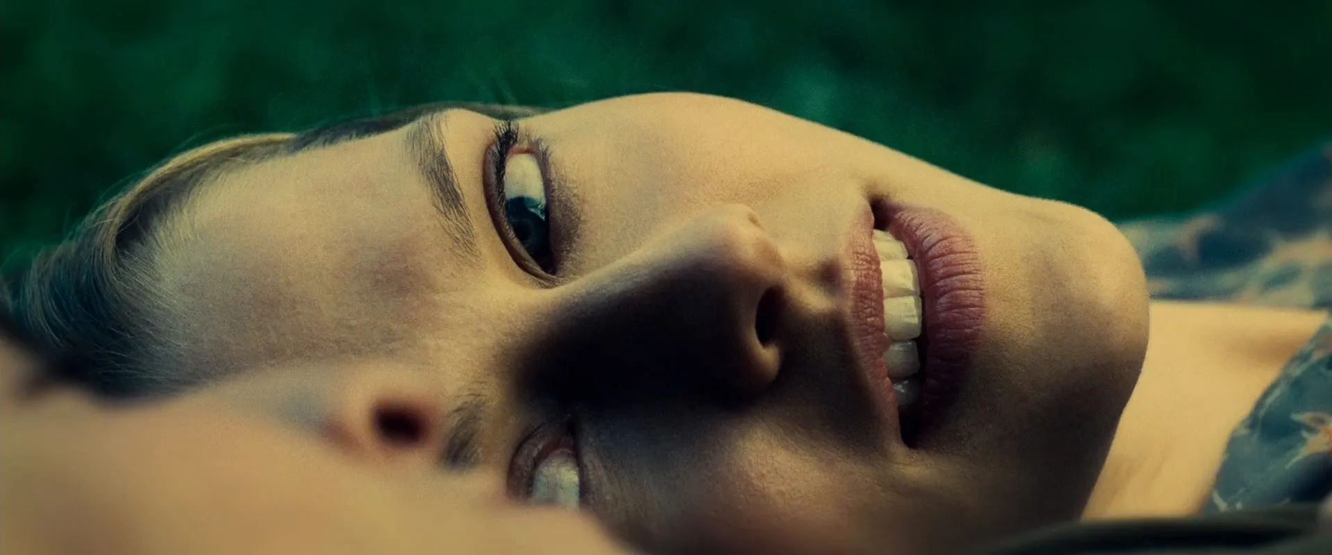 Warm Bodies 2013 Dual Audio Hindi Full Movie 720p BRRip - 800MB Screenshot