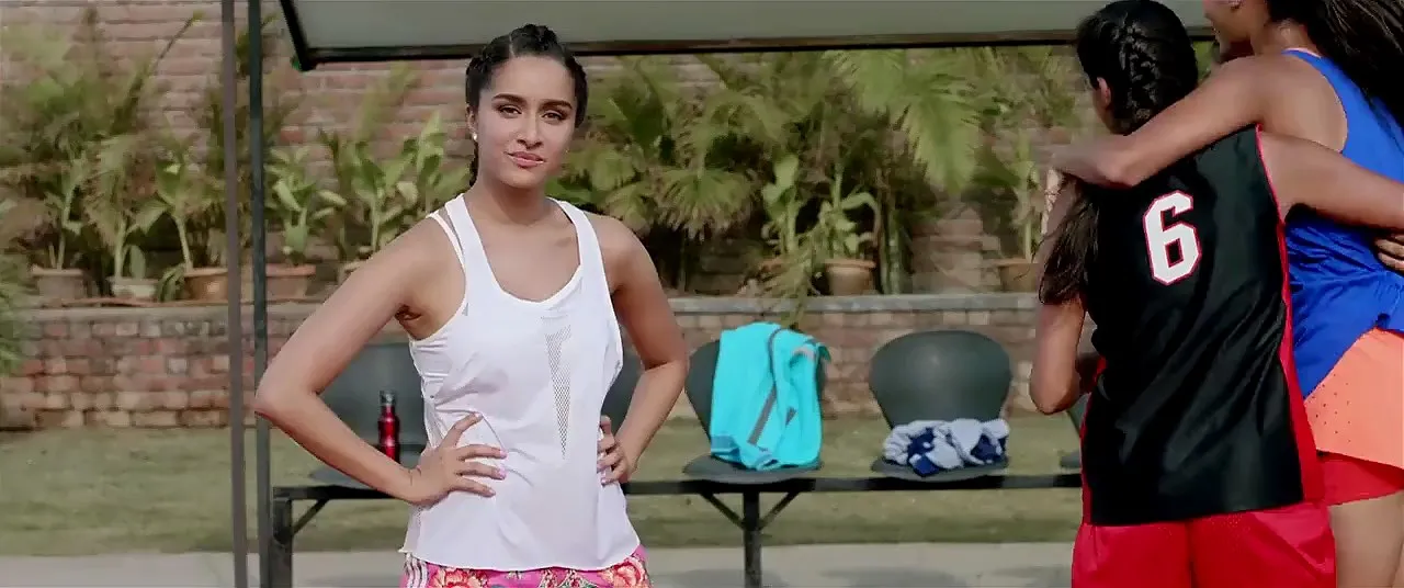 Half Girlfriend 2017 190mb hindi movie Hevc HDRip Download Screenshot